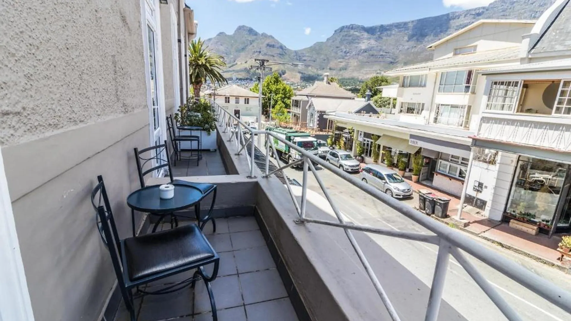 Otel Cloud No9 Guesthouse Gordonʼs Bay