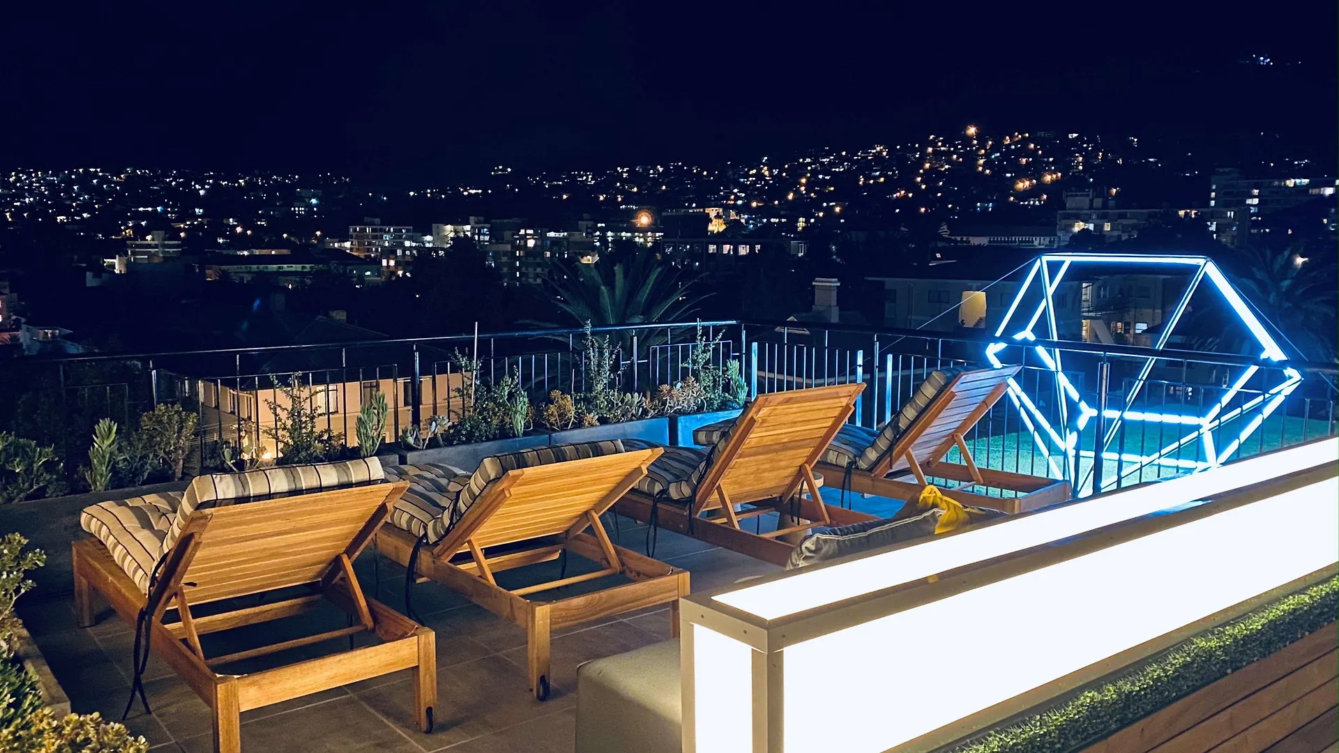 Otel Cloud No9 Guesthouse Gordonʼs Bay